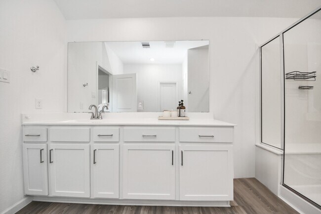 Building Photo - 2302 Dewford Fls Dr