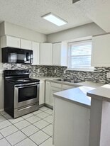 Building Photo - 2006 Minnie Dr