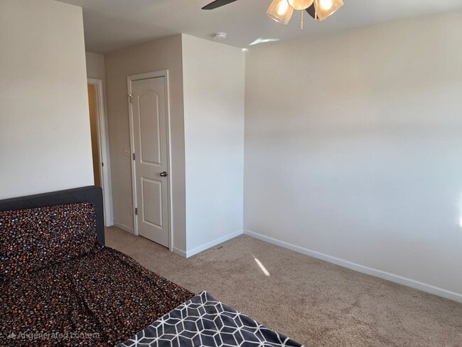 Building Photo - Huge 5 Bedroom / 4.5 Bathroom North Charlotte