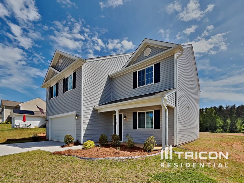 Building Photo - 3079 Stauton Dr