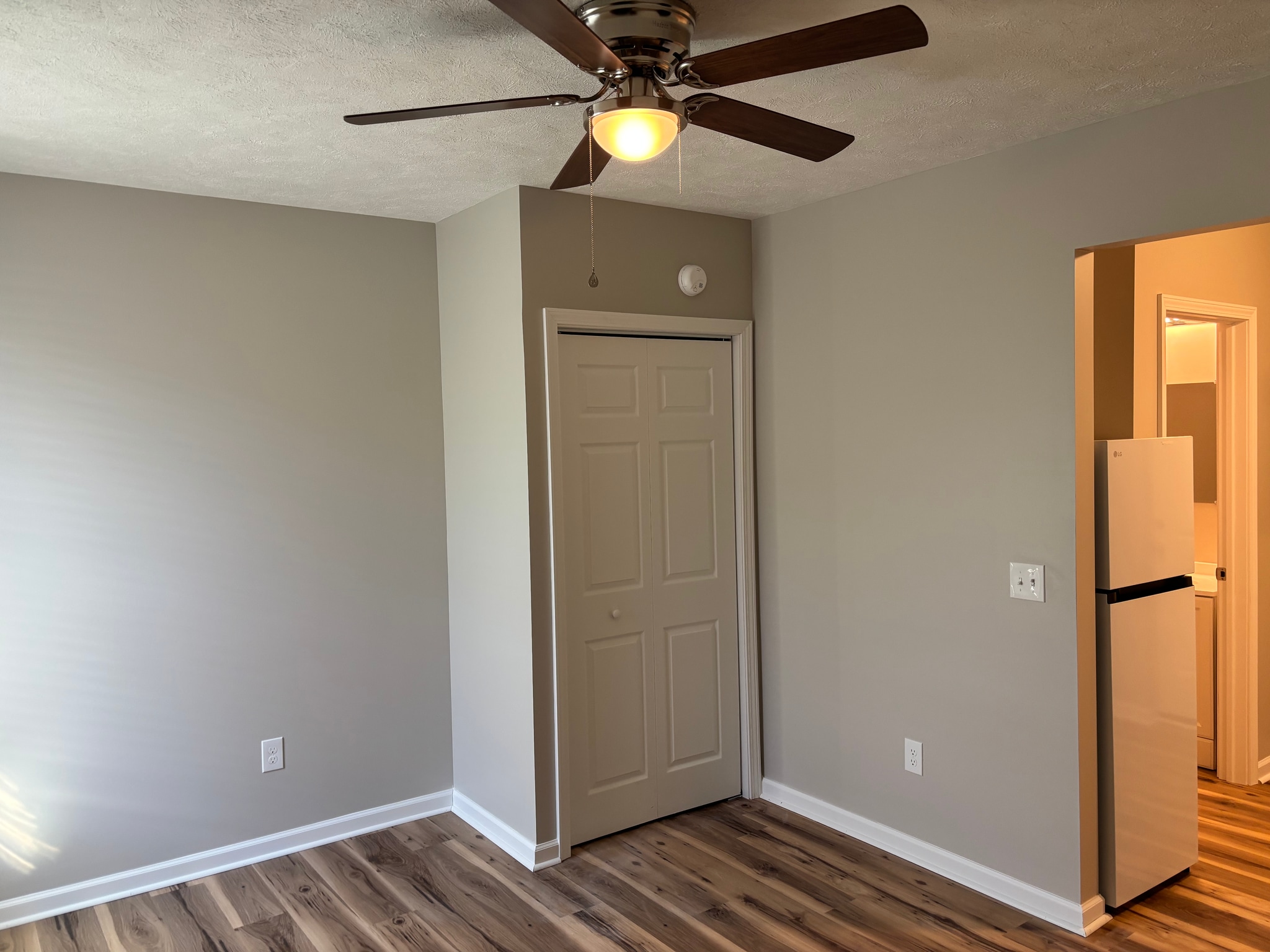 Building Photo - 215 N Bridge St