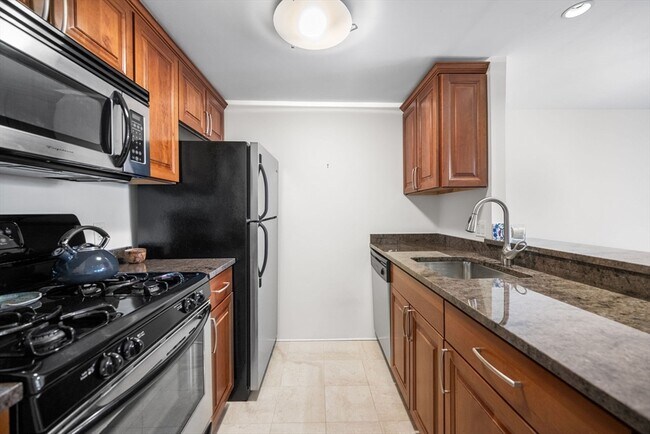 Building Photo - 42 8th St
