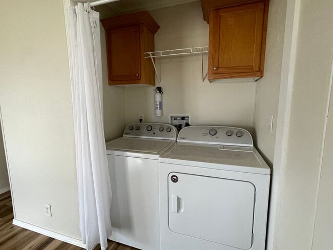 Building Photo - Lovely 2 bedroom 2 bath Annual Rental  hom...