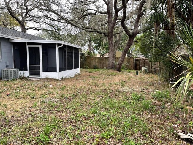 Building Photo - 913 Turtle Mound Dr