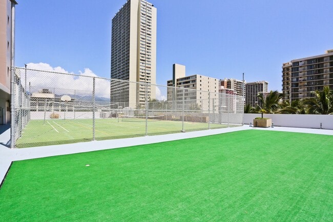 Building Photo - Royal Kuhio 1b1b1parking Fully Furnished i...