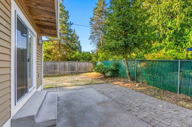Building Photo - 13749 Corliss Ave N