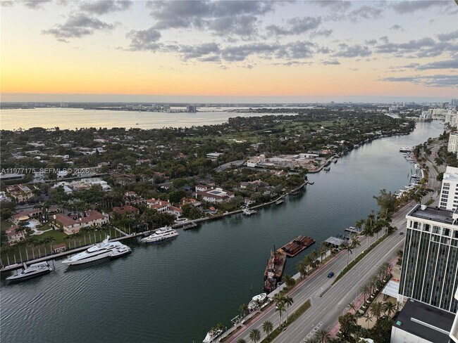 Building Photo - 4775 Collins Ave