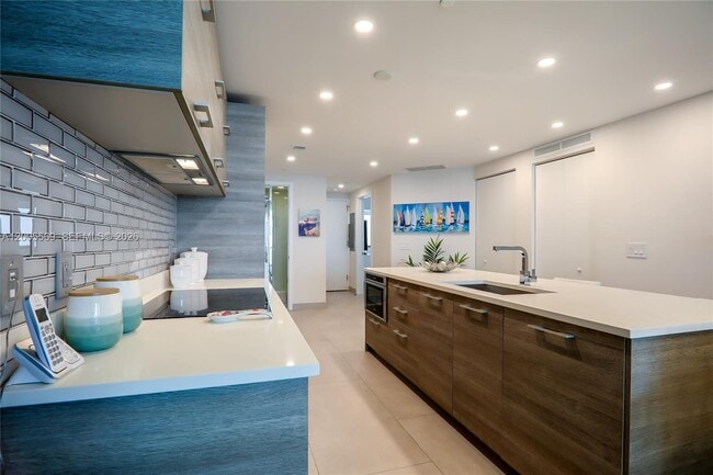 Building Photo - 650 NE 32nd St