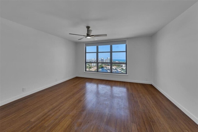 Building Photo - 3500 Mystic Pointe Dr