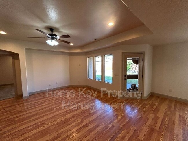 Building Photo - 157 E Foothill Dr