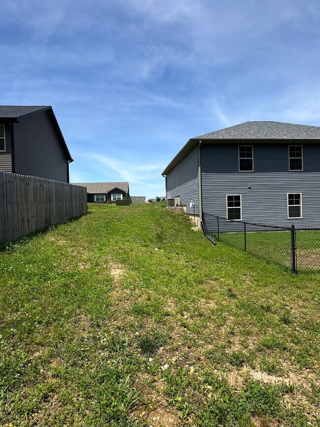 Building Photo - Now Accepting Applications – 4 BED 3 BATH | Summit Pass Subdivision | Waynesville School District