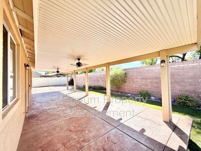 Building Photo - 33205 Gypsum St