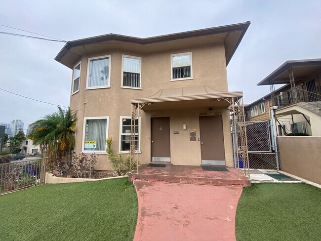 Building Photo - Must-See Bankers Hill 1BR, Parking Included, Pets Welcome