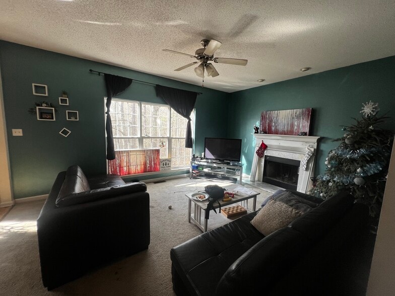 Building Photo - 360 Burch Rd