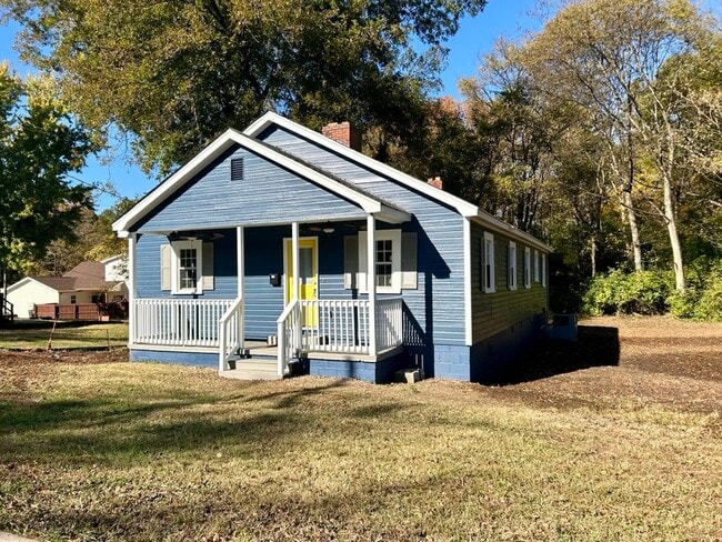 Building Photo - 217 Skyland Ave