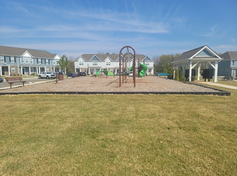 Building Photo - 529 Ellen Rd