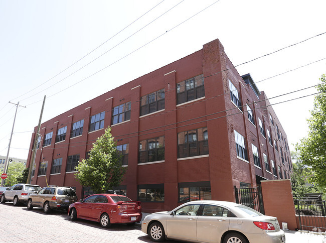 Building Photo - Loose Leaf Lofts