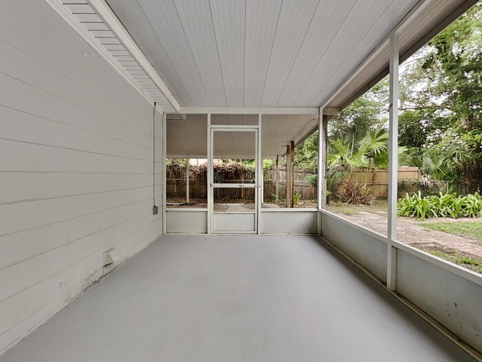 Building Photo - 10567 Dove Ln
