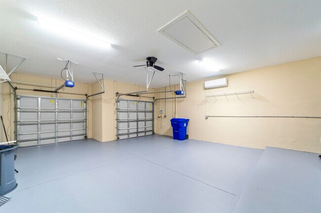 Building Photo - 425 Gallardo Cir