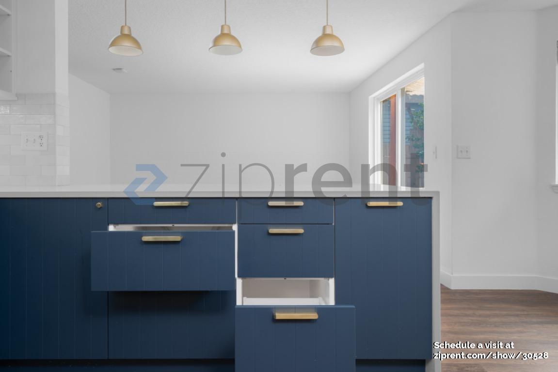 Building Photo - Unit