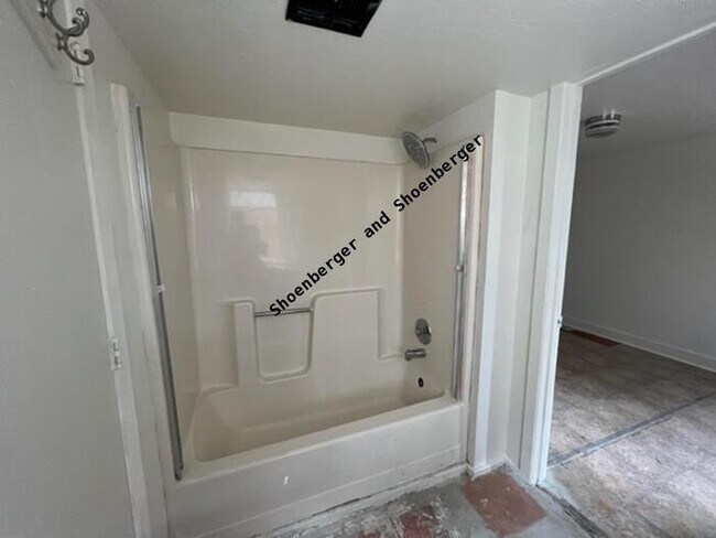 Building Photo - 343 Stewart Street