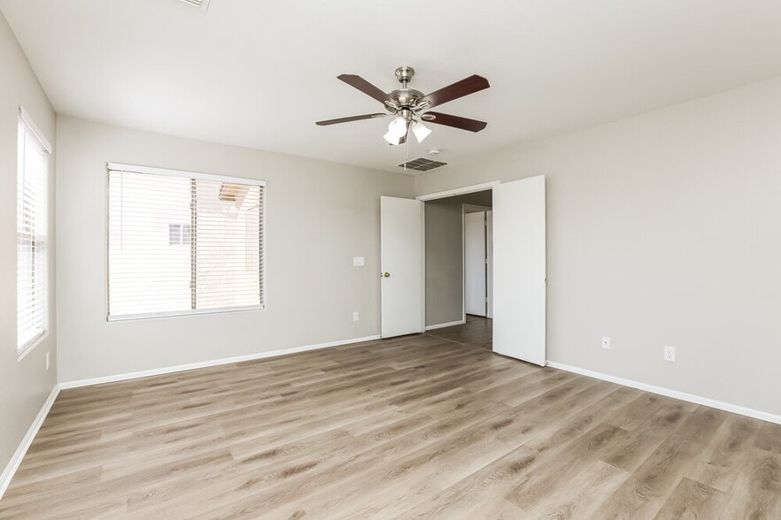 Building Photo - 12415 W El Nido Ln