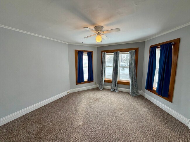 Building Photo - 407 N State St