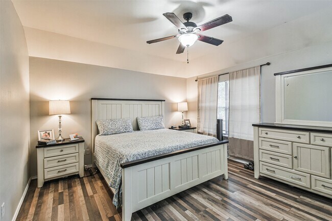 Building Photo - 11735 Pebble Sands Dr
