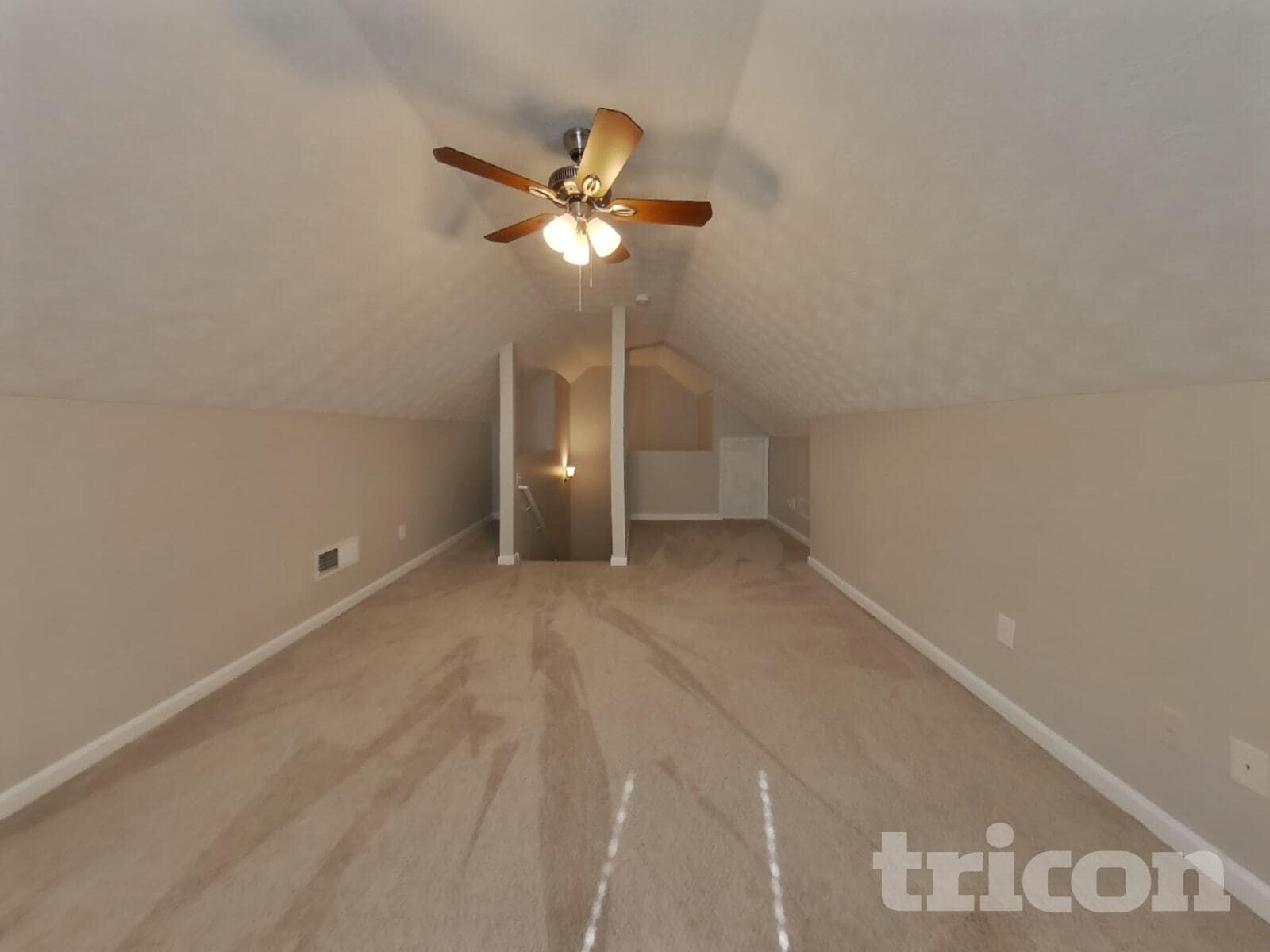 Building Photo - 20 Hillock Ct