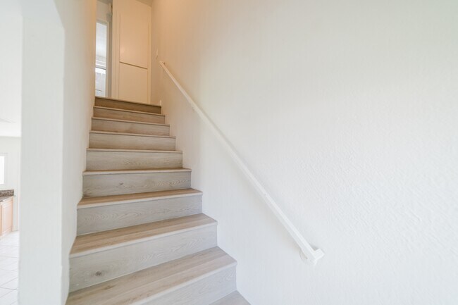 Building Photo - 4154 Baycliff Way