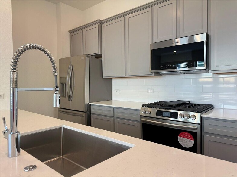 Building Photo - 5506 Amber Brook Ln