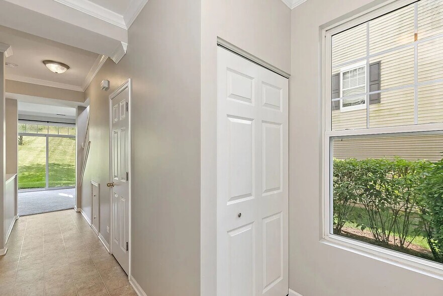 Building Photo - 2284 Flagstone Ln