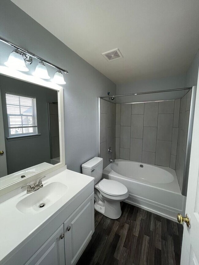 Building Photo - Beautiful ranch home in Steele Creek