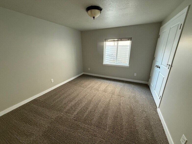 Building Photo - 12347 Bigbend Vista Dr