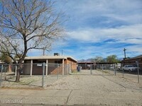 Building Photo - 4535 E 17th St