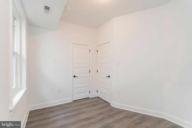 Building Photo - 4238 Spruce St