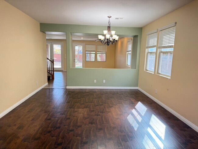 Building Photo - 5450 Pinecroft Dr