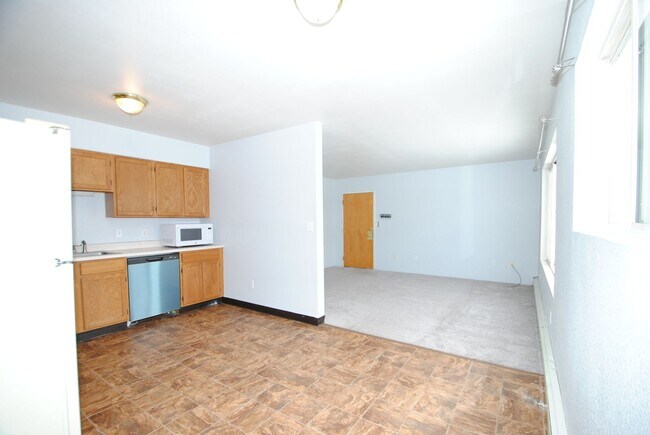 Building Photo - 79 Slater Dr
