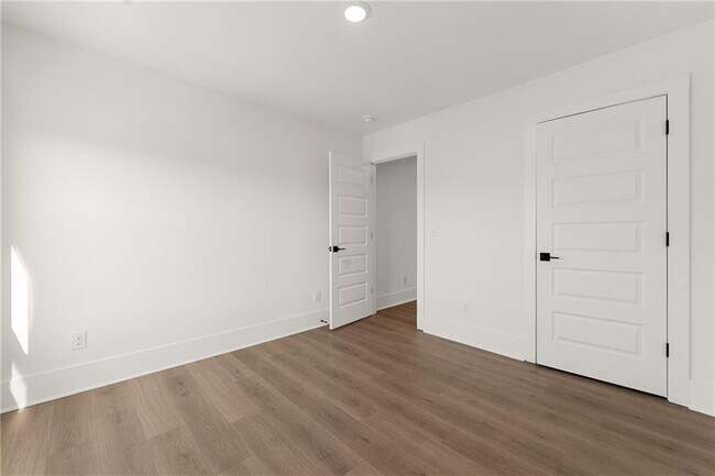 Building Photo - 3575 Overlook Rd NW