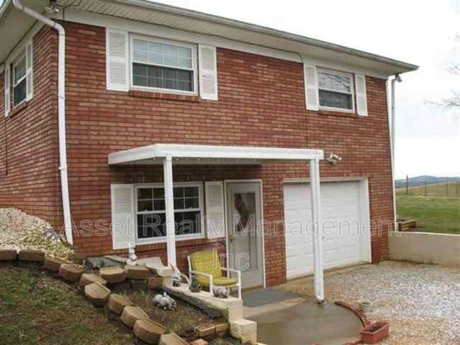 Building Photo - 218 Britton Dr