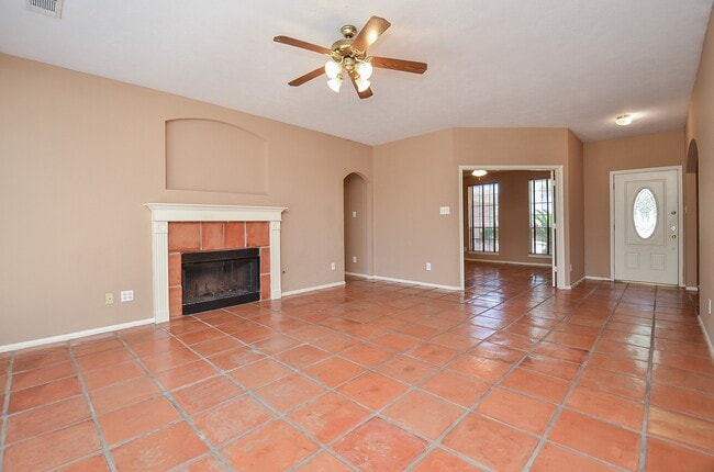 Building Photo - 17315 Kenton Crossing Ln
