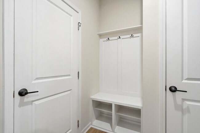 Building Photo - Like-New LoSo Townhome | 3BR + Loft | 2-Car Garage | Move-In Ready