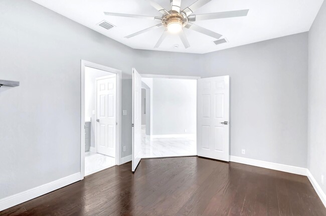 Building Photo - 6453 Paradise Cove