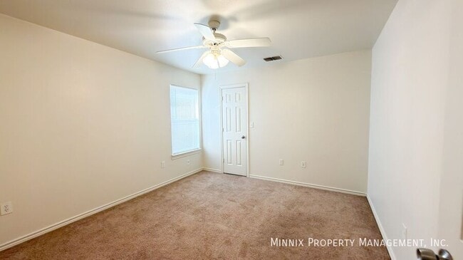 Building Photo - 5402 Kemper St