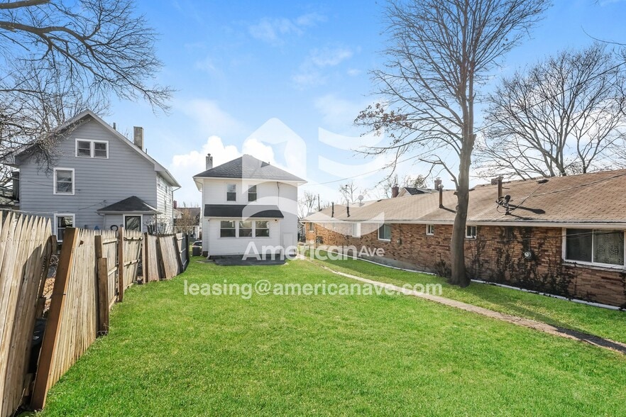 Building Photo - 1653 Huffman Ave