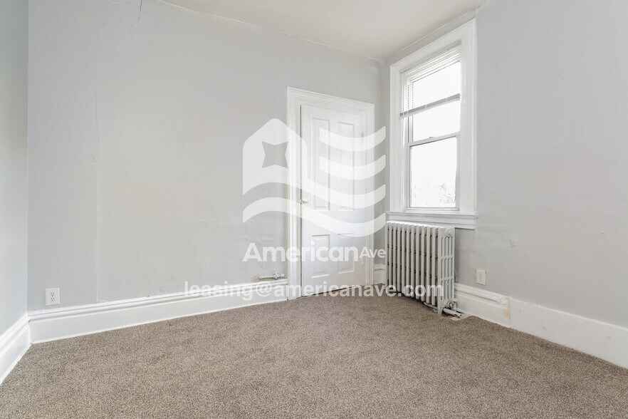 Building Photo - 411 Walter St