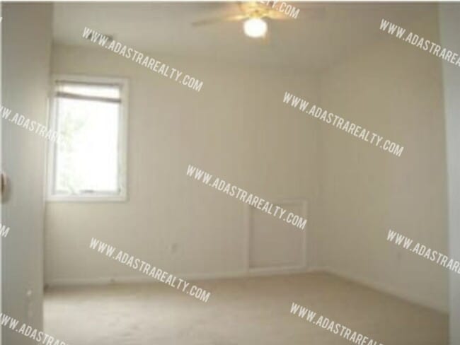 Building Photo - 306 N 9th St