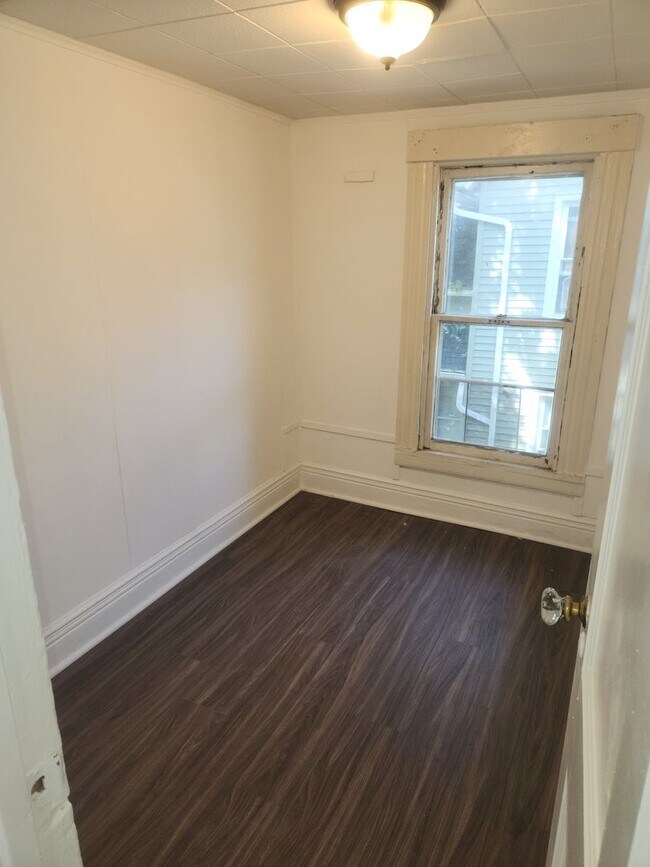 Building Photo - 255 6th St