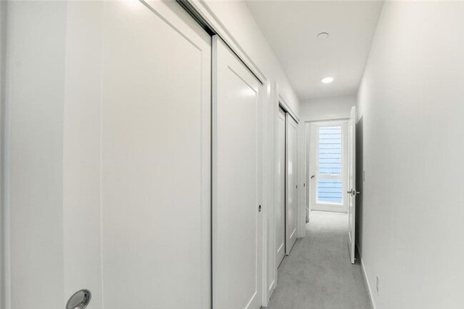 Building Photo - 447 NE 73rd St