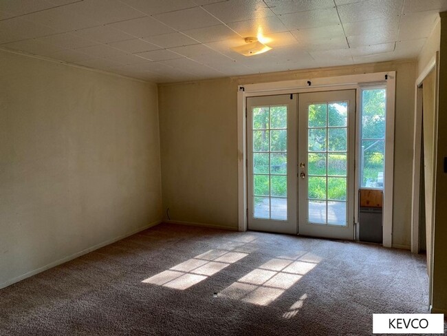 Building Photo - Spacious Home Near CSU!